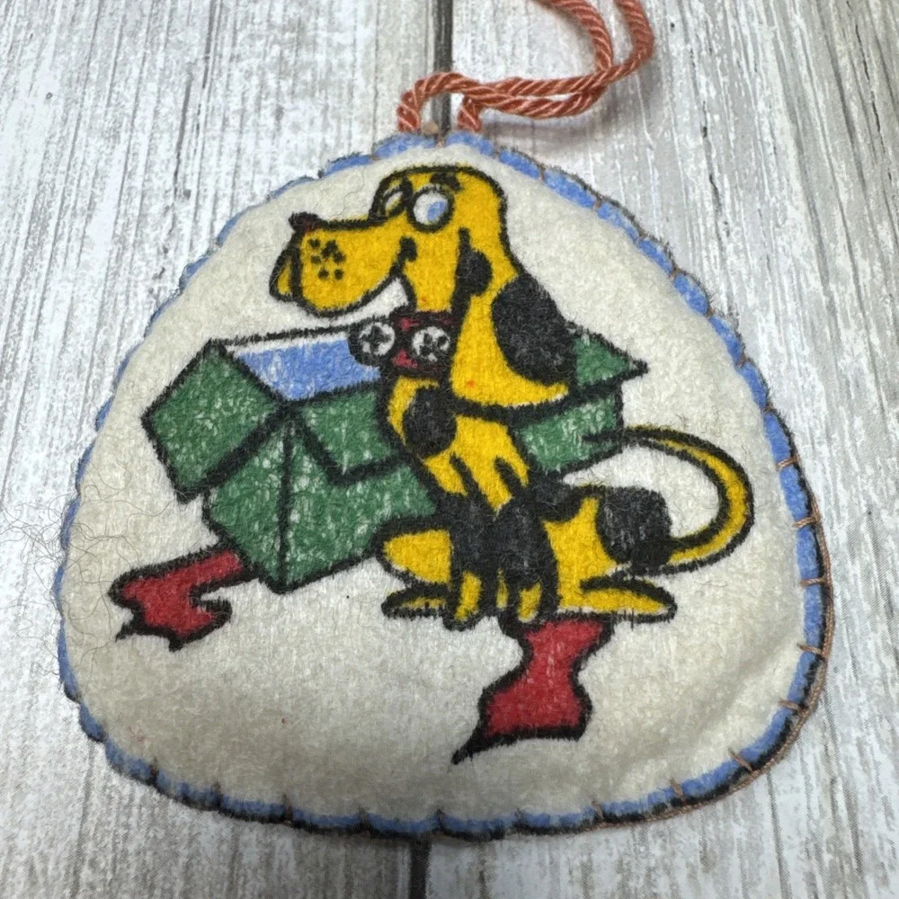 Vintage Retro Hand Made Stitched Christmas Felt Ornaments Double sided‎ lot of 4